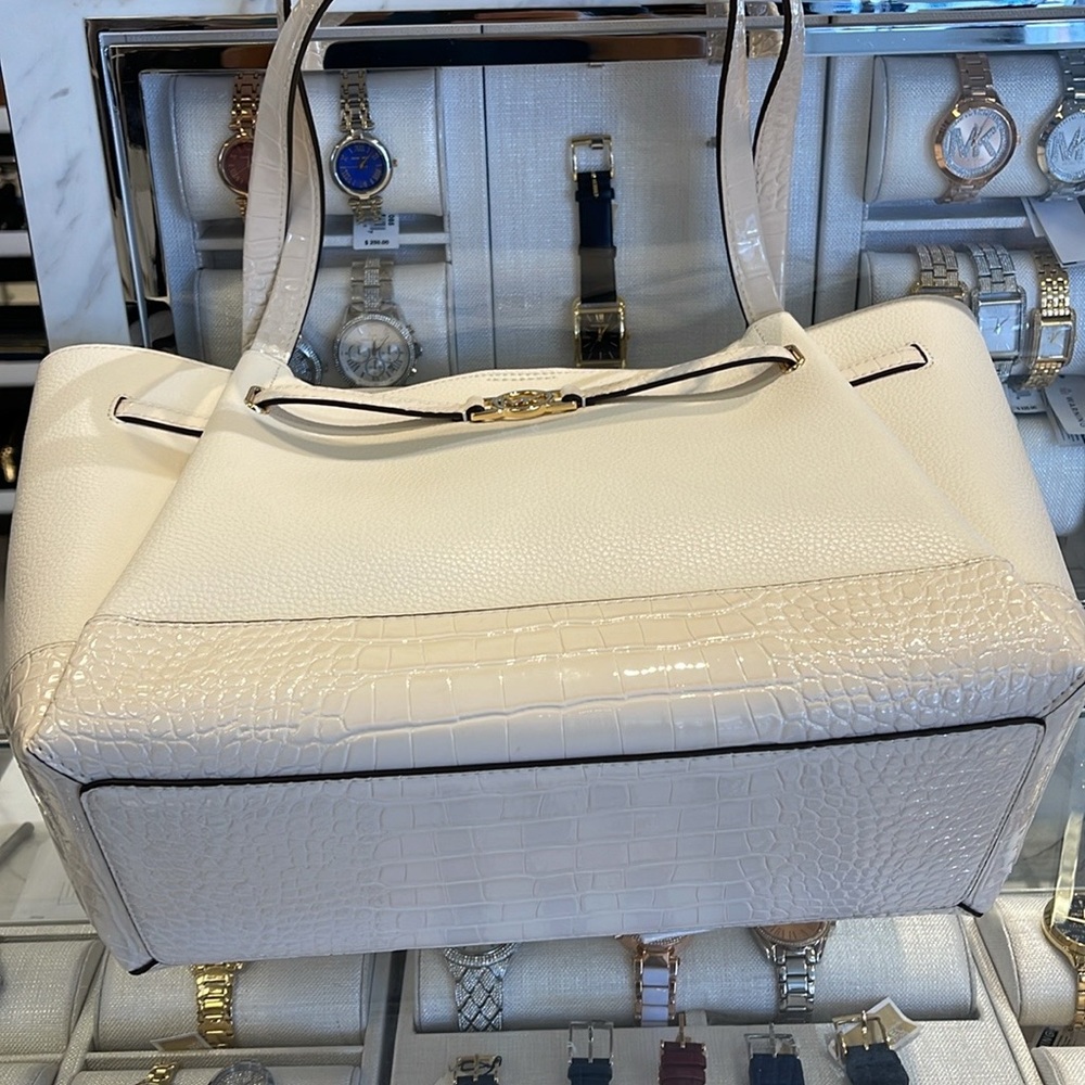 MICHAEL KORS
Reed Large Leather Belted Satchel Shoulder Tote Handbag 
Lt Cream - Picture 12 of 16
